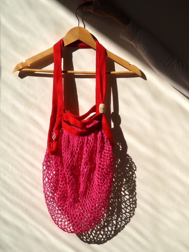 Nové barvy. Nová energie. Síťovka v růžové a červené 💗❤️ . . . . . . #czechnetbag #design #czechdesign #noplastic...